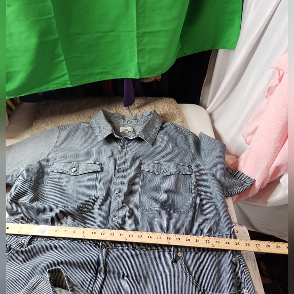 Women's Short Sleeve Denim Jumpsuit - Universal Thread Size 30 - Picture 6 of 16